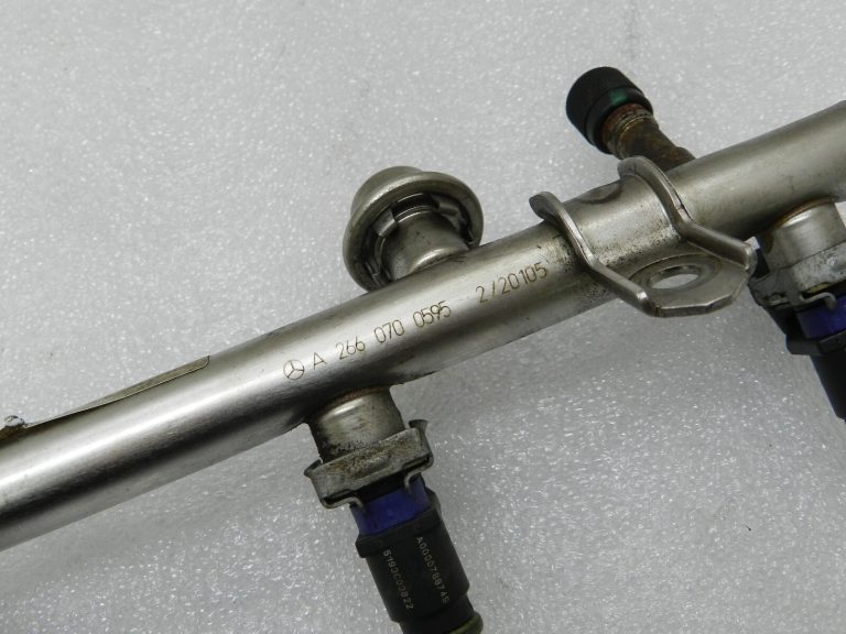 OEM Mercedes Benz W245 W169 1.7i Degvielas sadalītājs ar inžektoriem A2660700895