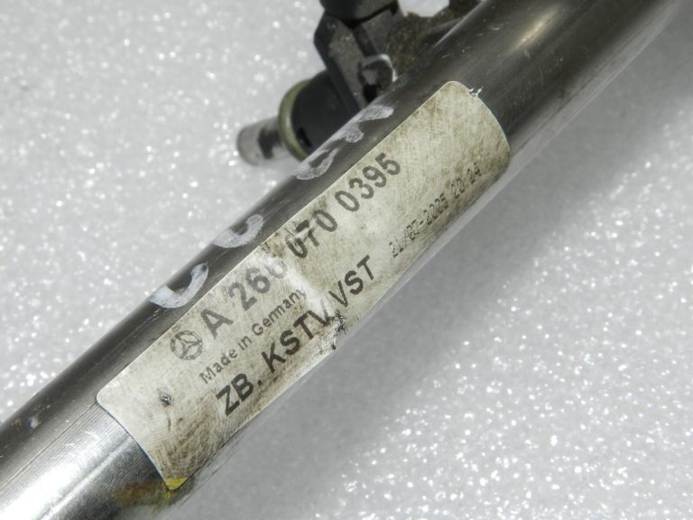 OEM Mercedes Benz W245 W169 1.7i Degvielas sadalītājs ar inžektoriem A2660700895