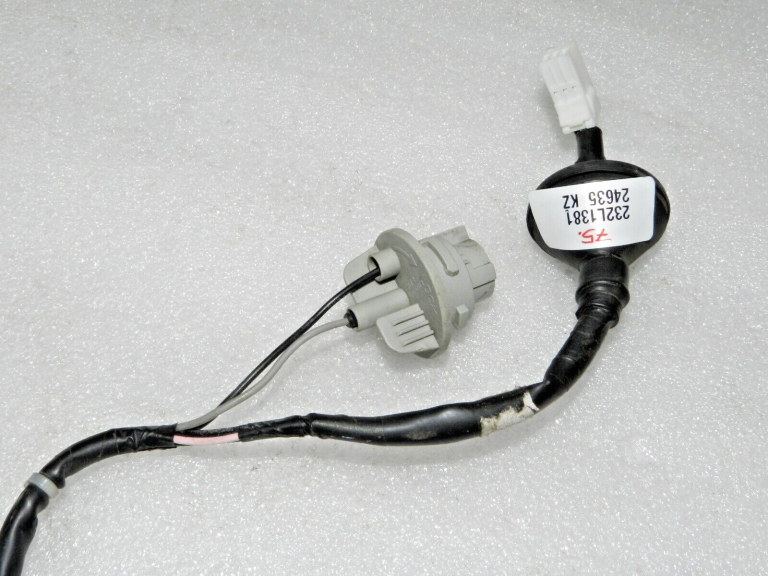 Hyundai i40 SW aizmugurējo lukturu instalācijas siksna kreisais labais 92460-3Z000, 92451K, 924603Z000