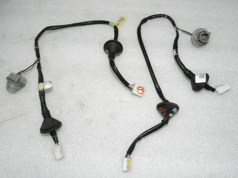 Hyundai i40 SW aizmugurējo lukturu instalācijas siksna kreisais labais 92460-3Z000, 92451K, 924603Z000