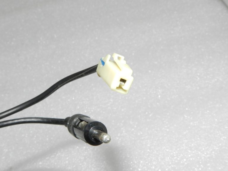 Citroen C-Crosser Mitsubishi Outlander II Lancer 9 Jumta antena 6561WP, 6561LQ