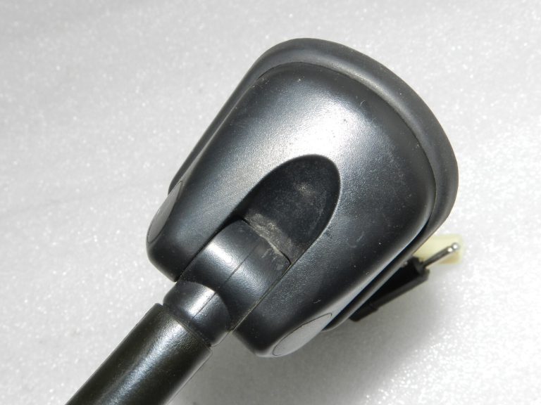 Citroen C-Crosser Mitsubishi Outlander II Lancer 9 Jumta antena 6561WP, 6561LQ