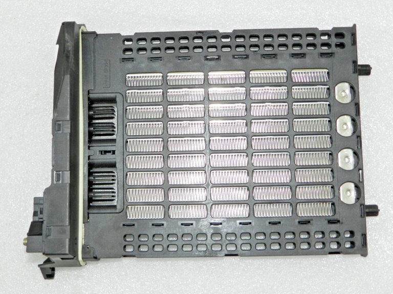Valeo Mercedes ML W164 A W169 Palīgsildītājs A1698300861, A1698300861