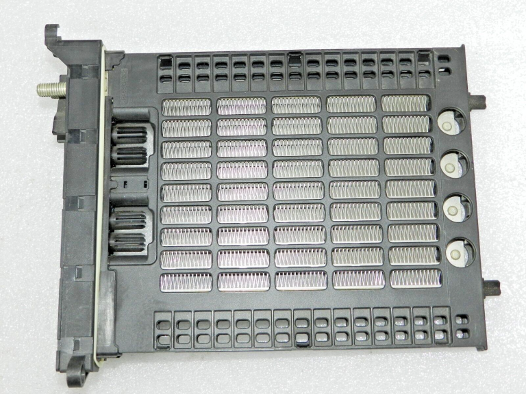 Valeo Mercedes ML W164 A W169 Palīgsildītājs A1698300861, A1698300861