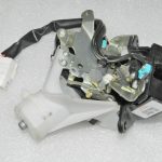 Oriģinālā komplektācijā Lexus RX III (AL10) elektriskā aizmugurējo durvju slēdzene 69350-48070, 6935048070