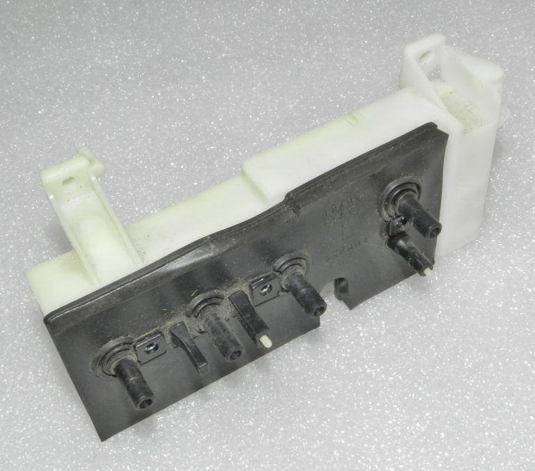 Lexus RX III (AL10) Priekšējā kreisā sēdekļa regulēšanas vadības bloks 84070-48020