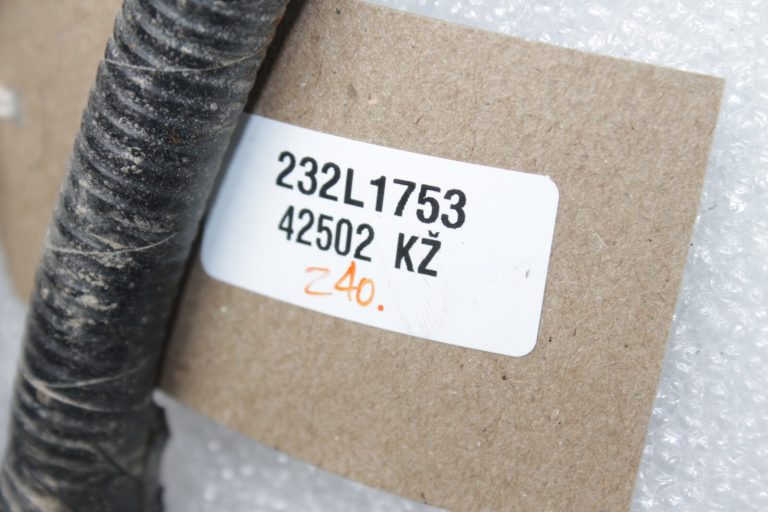 Nissan X-Trail T32 elektroinstalācijas instalācija aizmugurējā apakšējā virsbūve 241514CE0A, 24151 4CE0A