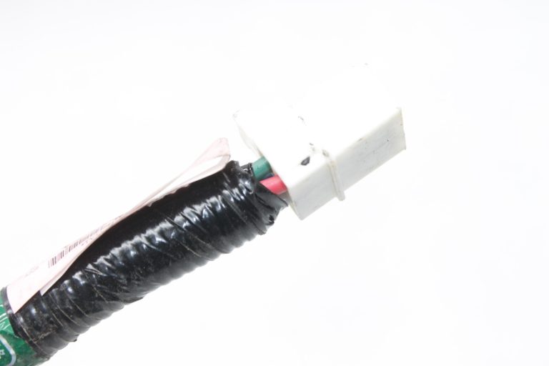 Nissan X-Trail T32 elektroinstalācijas instalācija aizmugurējā apakšējā virsbūve 241514CE0A, 24151 4CE0A
