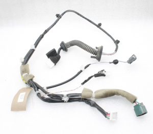 Nissan X-Trail T32 Aizmugurējo labās puses durvju elektroinstalācijas instalācija 241264CE0A, 241264BV0A