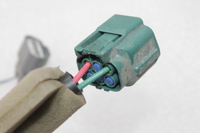 Nissan X-Trail T32 Aizmugurējo labās puses durvju elektroinstalācijas instalācija 241264CE0A, 241264BV0A