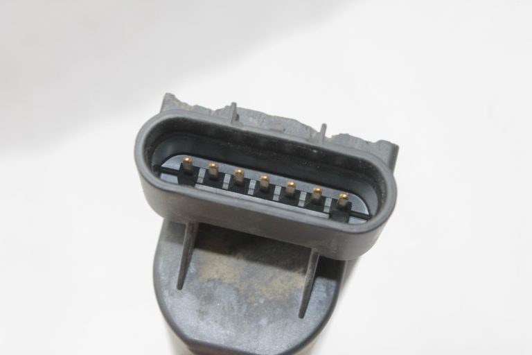 Oriģinālā Opel Meriva B 1.2/1.4 Corsa Adam aizdedzes spole 55577898, 55573735, 25198623
