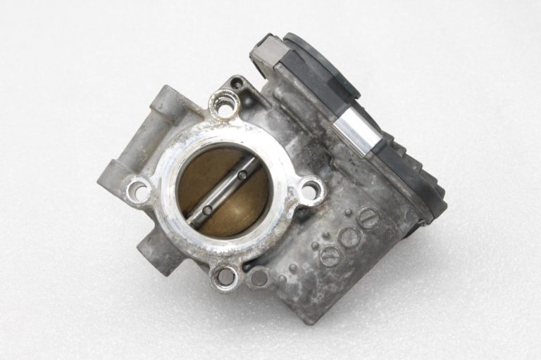 Oriģinālais Opel Meriva B Mokka 1.4 Turbo droseļvārsts 55565489, 825016
