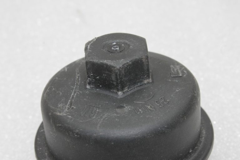 Oriģinālais Opel Meriva B 1.4 eļļas filtra korpuss 55353325, 55593189, 650170