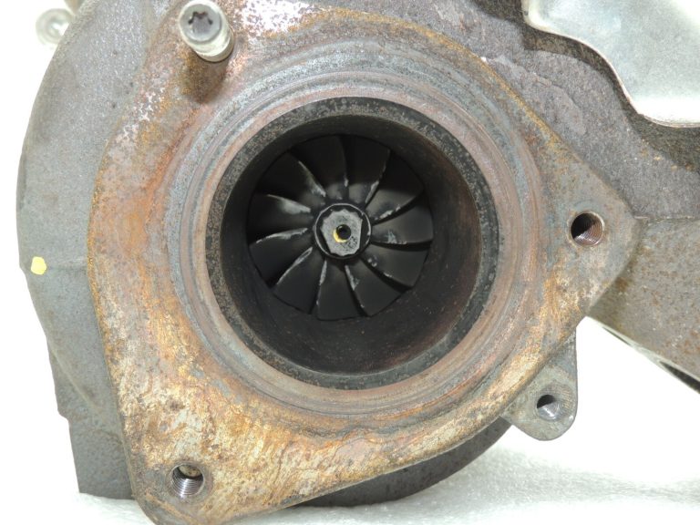 Nissan Navara II D40 3.0DCi V6 V9X turbopūtējs 1441100Q1K Turbokompresors 8201035986
