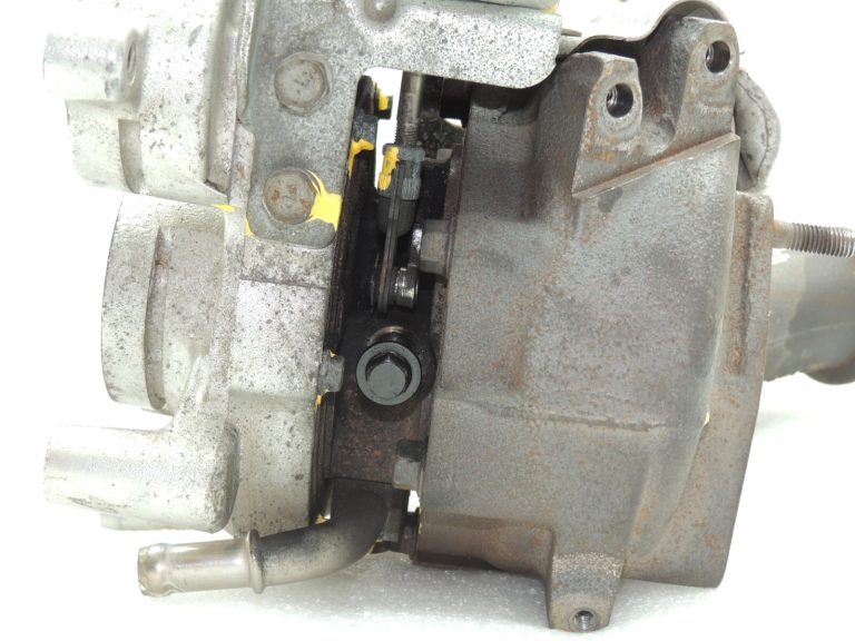 Nissan Navara II D40 3.0DCi V6 V9X turbopūtējs 1441100Q1K Turbokompresors 8201035986