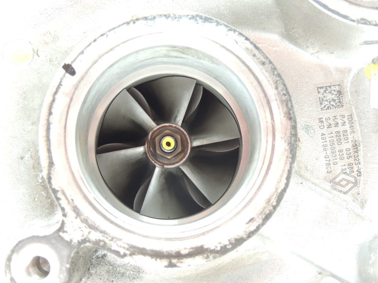 Nissan Navara II D40 3.0DCi V6 V9X turbopūtējs 1441100Q1K Turbokompresors 8201035986