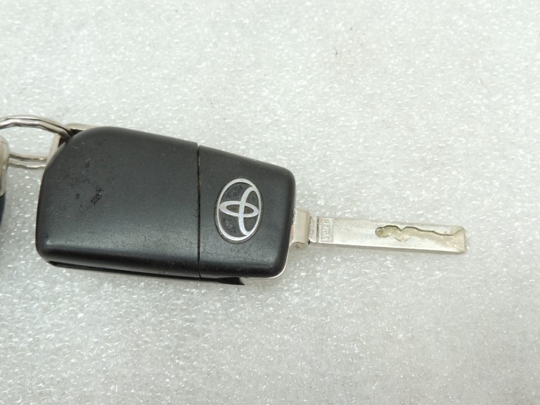 Toyota Avensis T27 radio atslēgas aizdedzes slēdzenes cilindra komplekts aizdedzes slēdzenes cilindrs