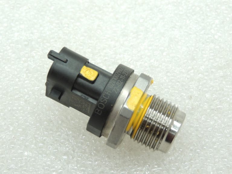 Lancia Thema II LX 3.0D 176kW Degvielas spiediena sensors K68247772AA Spiediena sensors