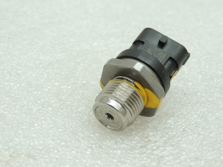 Lancia Thema II LX 3.0D 176kW Degvielas spiediena sensors K68247772AA Spiediena sensors