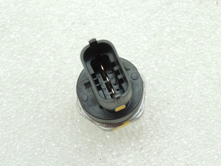 Lancia Thema II LX 3.0D 176kW Degvielas spiediena sensors K68247772AA Spiediena sensors