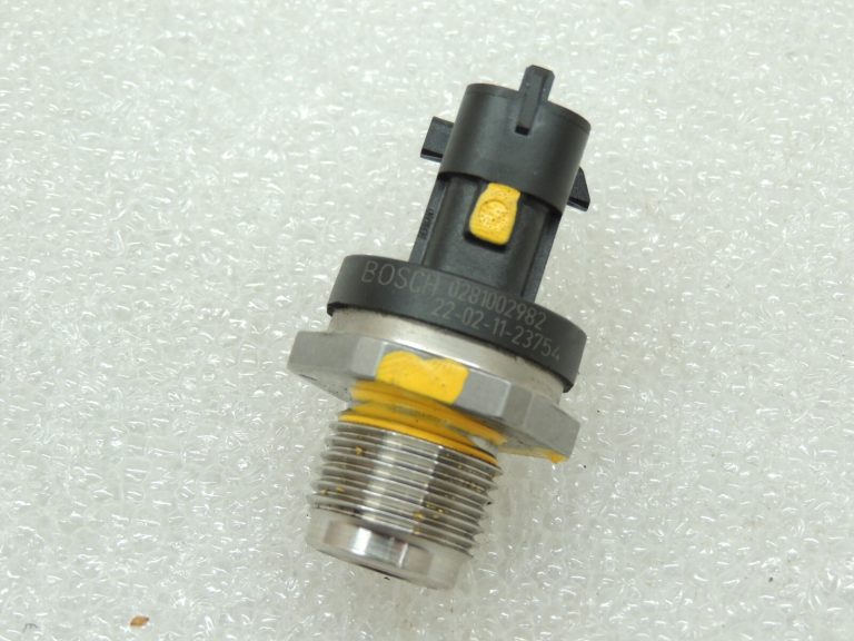Lancia Thema II LX 3.0D 176kW Degvielas spiediena sensors K68247772AA Spiediena sensors