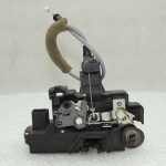 Opel Antara Aizmugurējo kreiso durvju slēdzene 95276570