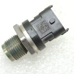 OEM Volvo S80 II 2.4D D5244T5 120 kW degvielas spiediena sensors 31216319