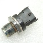 OEM Volvo S80 II 2.4D D5244T5 120 kW degvielas spiediena sensors 31216319