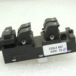Hyundai i40 logu slēdzis durvju slēdzis priekšējais kreisais 935713Z000