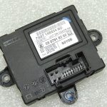 Volvo S80 II Aizmugures centrālās bloķēšanas vadības bloks 31295415