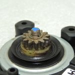 Volvo S80 II Logu regulatora motors aizmugurējā labajā pusē 30699648