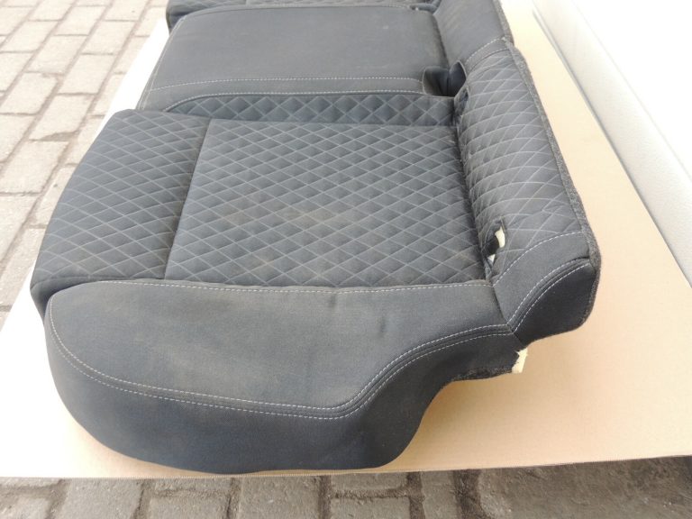 Škoda Superb III 3V Kombi aizmugurējais sēdeklis melns 3V0885405BD