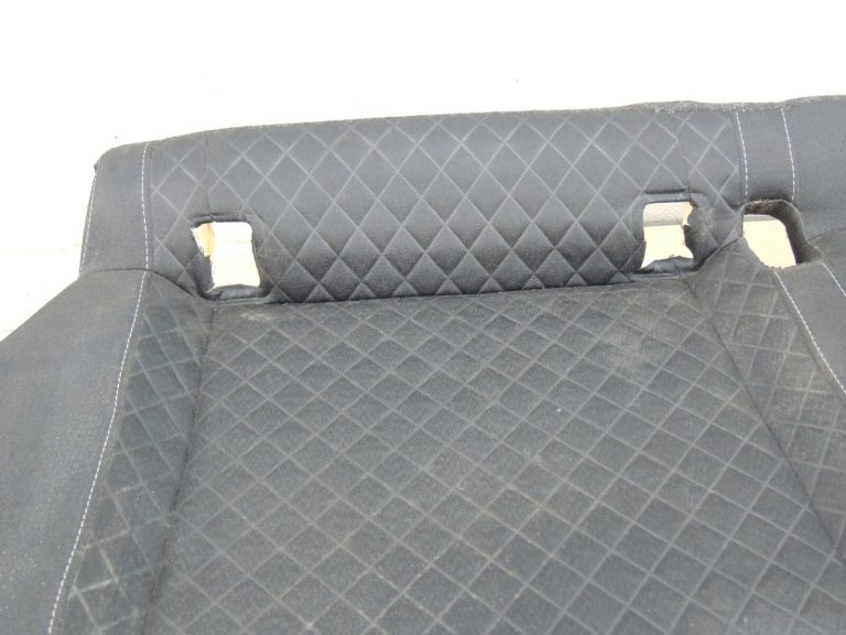 Škoda Superb III 3V Kombi aizmugurējais sēdeklis melns 3V0885405BD