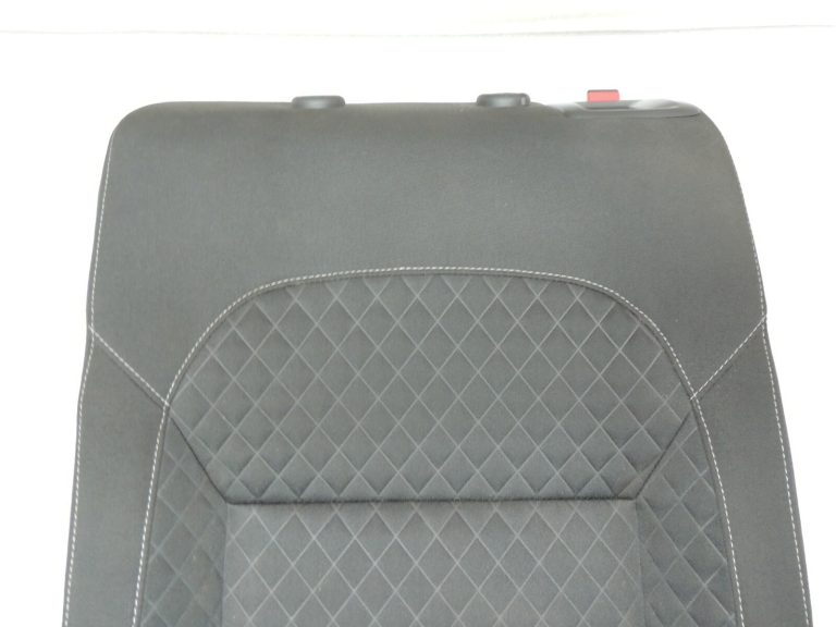 Škoda Superb III 3V Kombi Aizmugurējais kreisais sānu panelis Atzveltne melna auduma