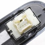 Oriģinālais Dacia Duster I (HS) Priekšējais labās puses elektrisko logu slēdzis 809601386R