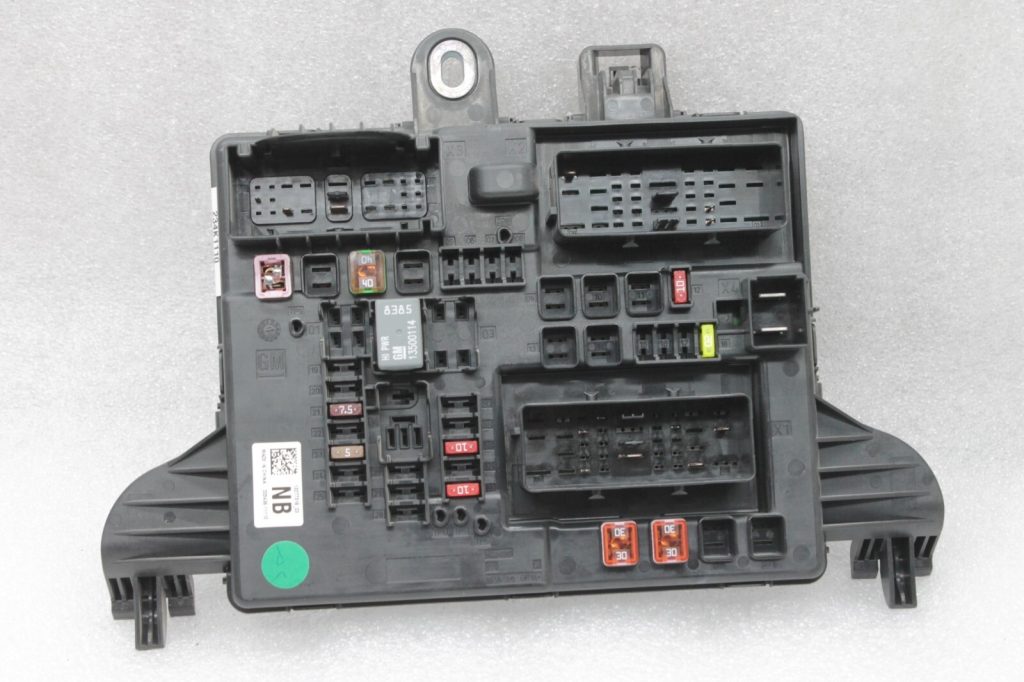 Opel Insignia A Aizmugures vadības bloka drošinātāju kārba 13277318, 6238734