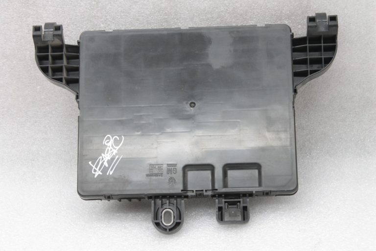 Opel Insignia A Aizmugures vadības bloka drošinātāju kārba 13277318, 6238734