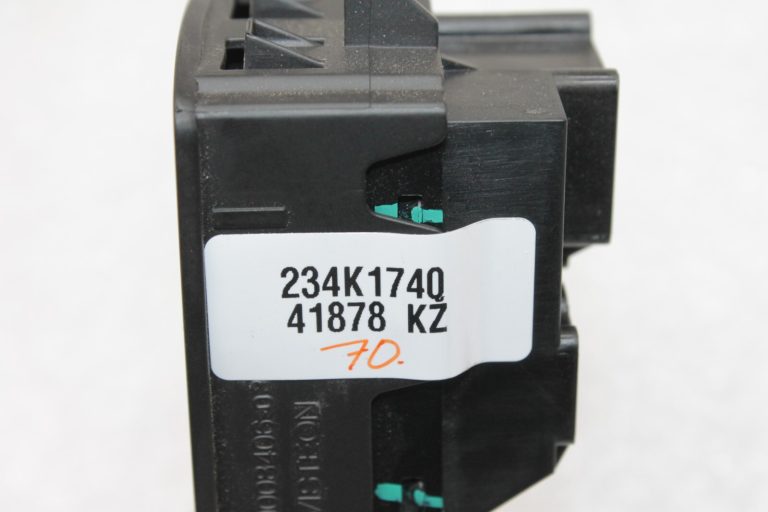 Oriģinālais Opel Insignia A elektrisko logu slēdzis priekšējais labais 13301886, 13301729