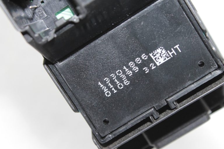 Oriģinālais Opel Insignia A elektrisko logu slēdzis priekšējais labais 13301886, 13301729