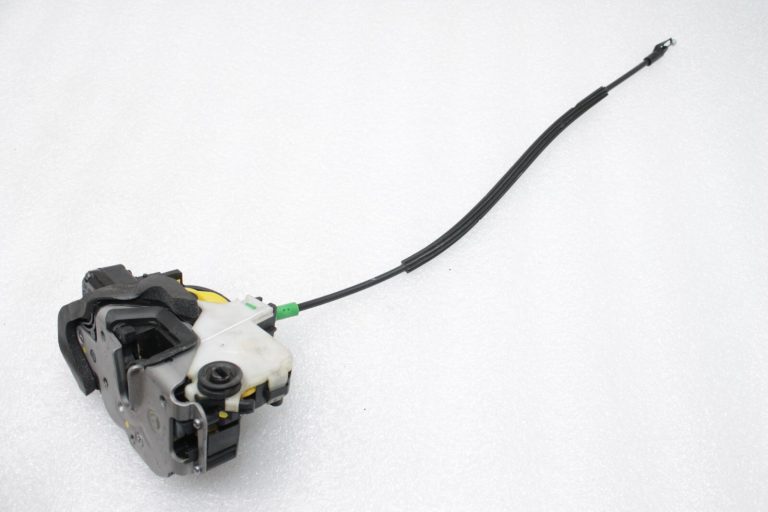 Oriģinālā Opel Insignia A aizmugurējo kreiso durvju slēdzene 13503807, 13578024, 133692