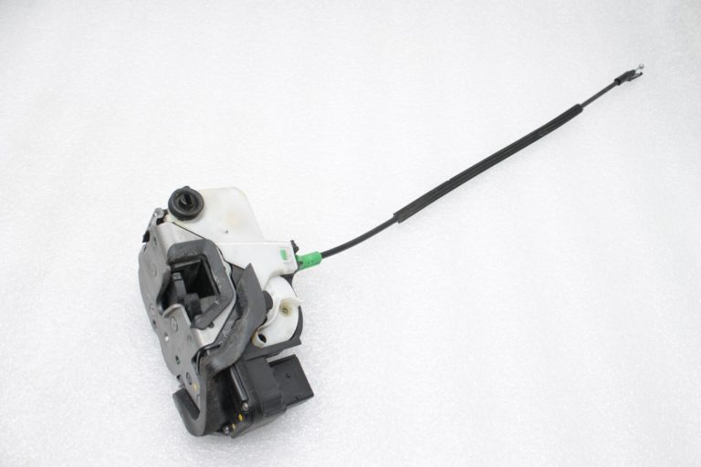 Oriģināls Opel Insignia A Aizmugurējā labā durvju slēdzene 13503808, 13578025, 13579566
