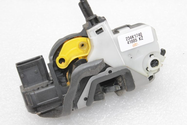 Oriģināls Opel Insignia A Priekšējo kreiso durvju slēdzene 13503801, 13579522, 13577983