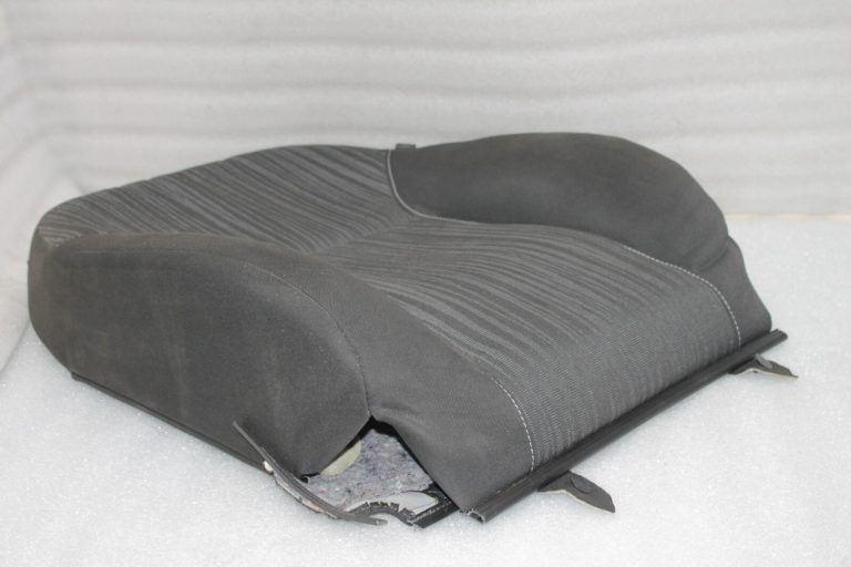 Opel Astra J Priekšējo kreiso sēdekļu atzveltne ar apsildāmu audumu TACX 13257213