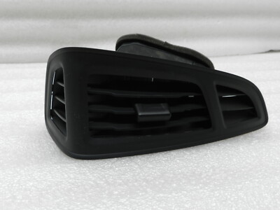 Ford Focus III oriģinālā gaisa ventilācijas atvere Gaisa ventilācijas atveres priekšējā labā daļa