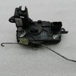 Opel Zafira B Oriģinālā durvju slēdzene priekšā pa kreisi 13220371