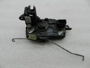 Opel Zafira B Оригинальный замок двери передней левой 13220371