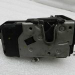 Opel Zafira B Oriģinālā durvju slēdzene priekšā pa kreisi 13220371