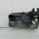 Opel Zafira B oriģinālā durvju slēdzene aizmugurējā labajā pusē 13220372
