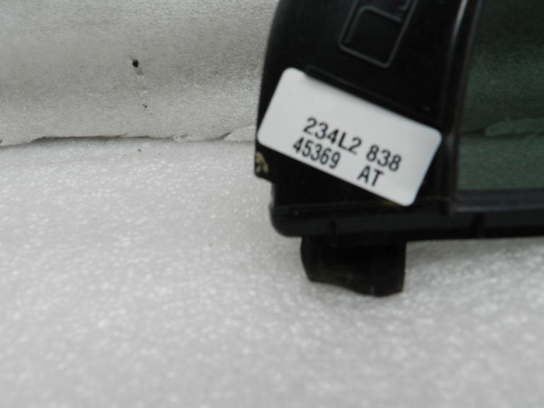 Nissan Navara II oriģināls aizmugurējais kreisās puses logs 82263EB320