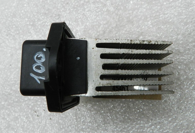 Hyundai i40 oriģinālais ventilatora rezistors 971792J000